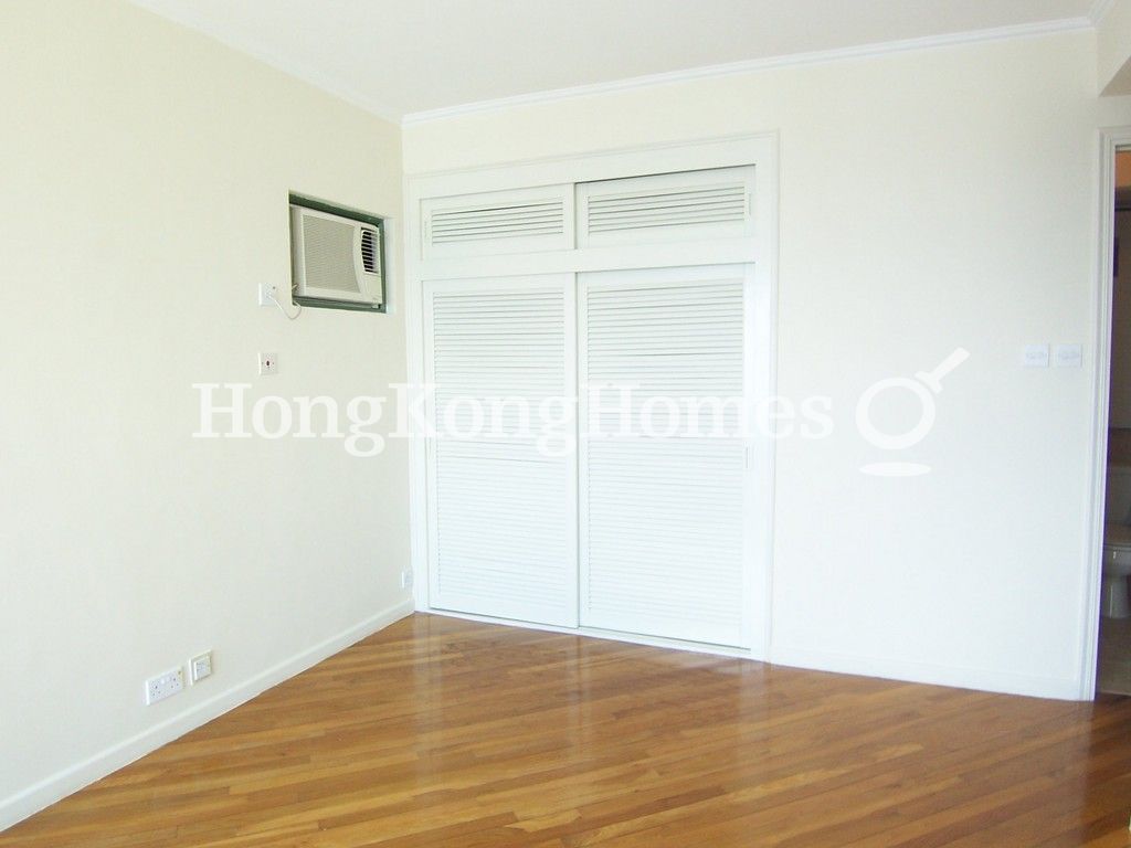 Built-in Wardrobe in Master Bedroom