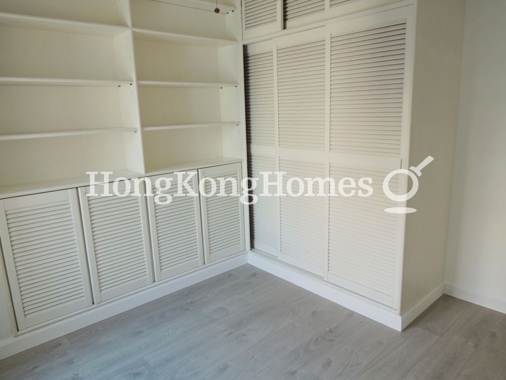 Built-in Wardrobe in Master Bedroom