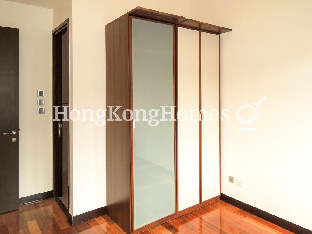 Built-in Wardrobe in Master Bedroom