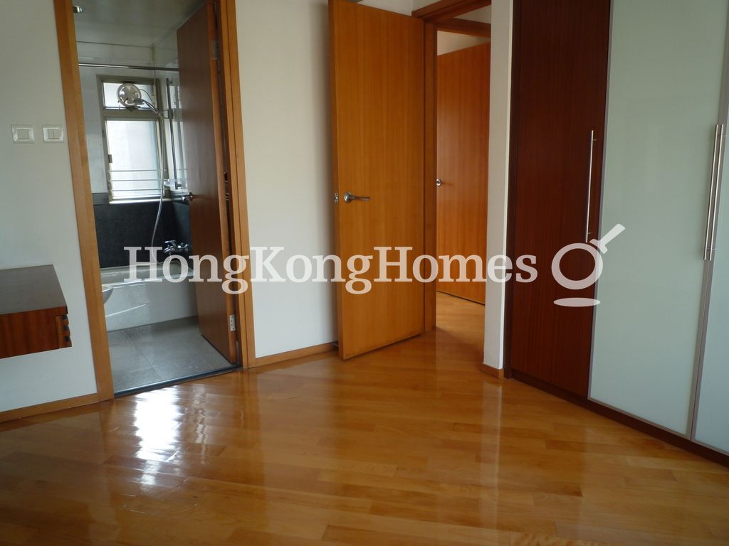 Built-in Wardrobe in Master Bedroom