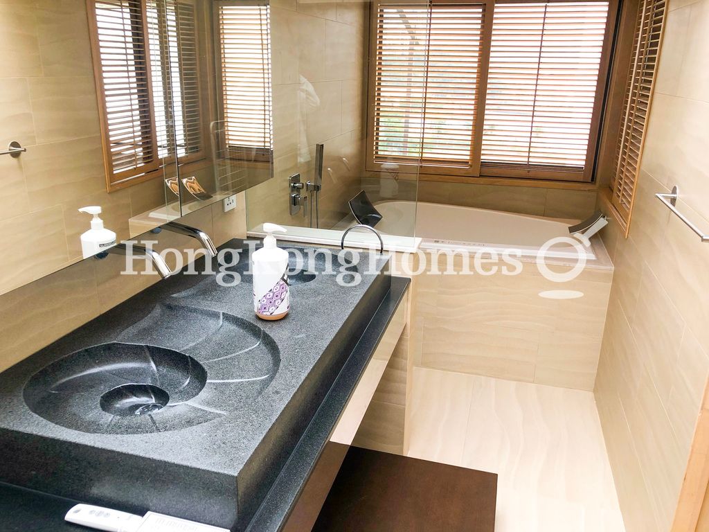 Second Ensuite Bathroom