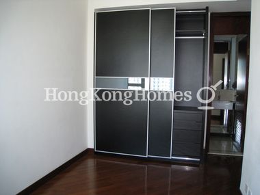 Built-in Wardrobe in Master Bedroom