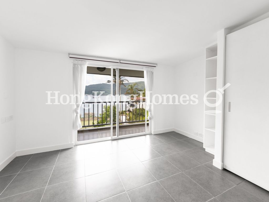 Fourth Ensuite Bedroom