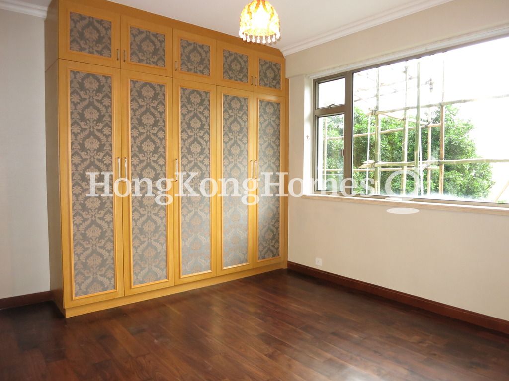 Built-in Wardrobe in Master Bedroom