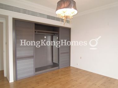 Built-in Wardrobe in Master Bedroom