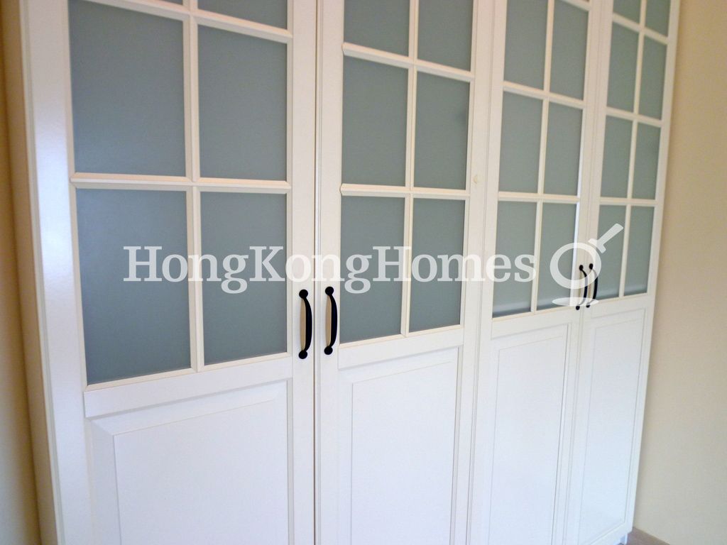 Built-in Wardrobe in Master Bedroom