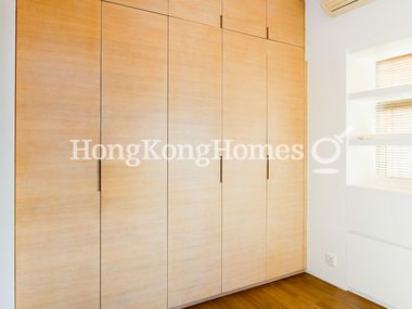 Built-in Wardrobe in Master Bedroom