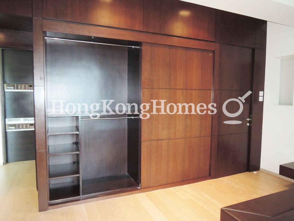 Built-in Wardrobe in Master Bedroom