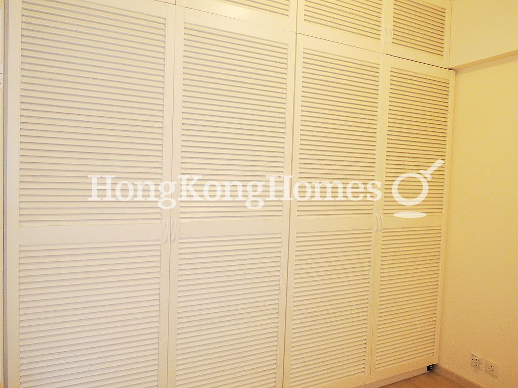 Built-in Wardrobe in Master Bedroom