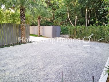 1st Private Garden off Living Room