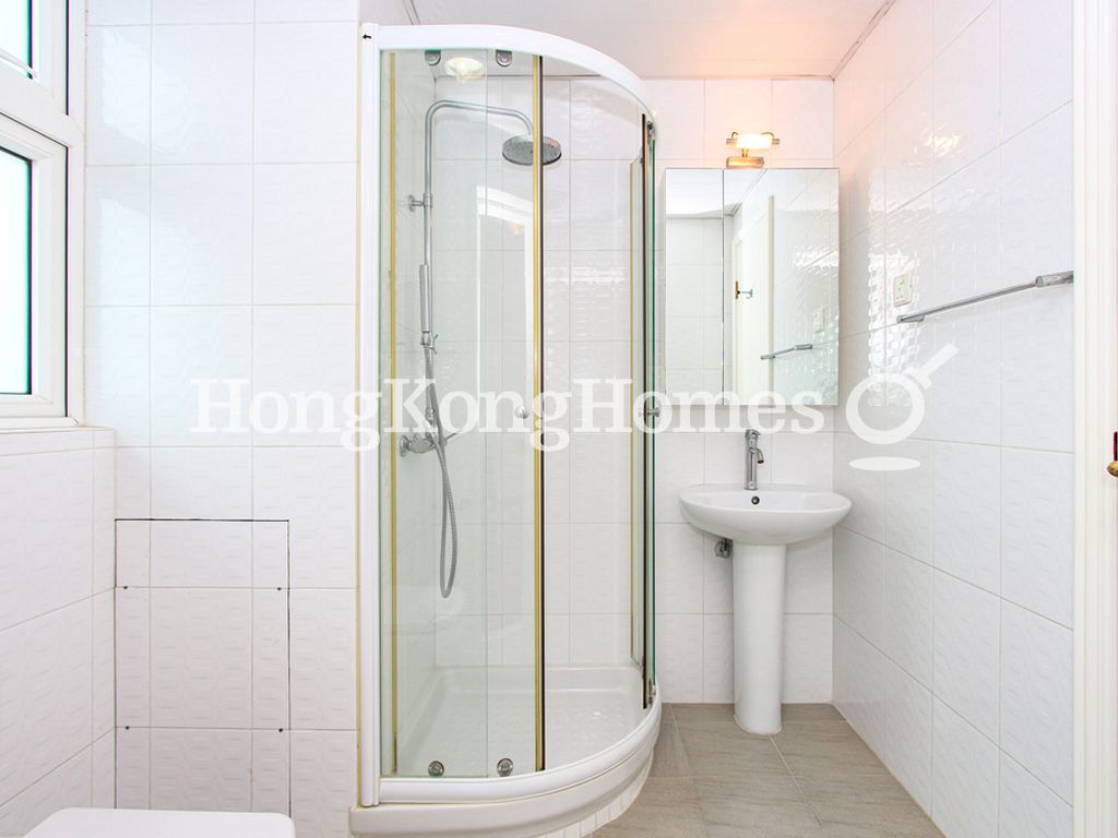 Second Ensuite Bathroom