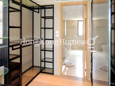 Built-in Wardrobe in Master Bedroom