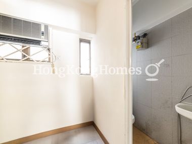 Maid's Room with Washroom