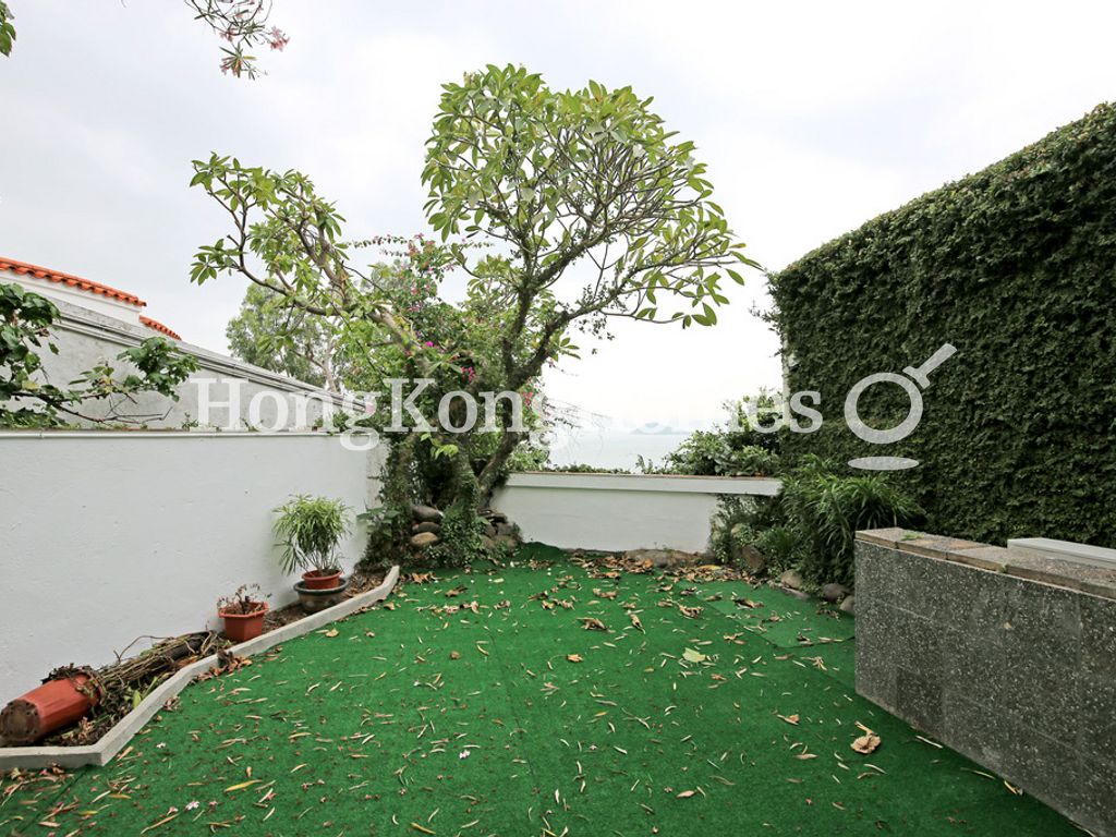 Private Garden off Living/Dining