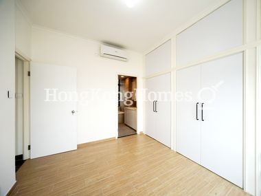 Built-in Wardrobe in Master Bedroom