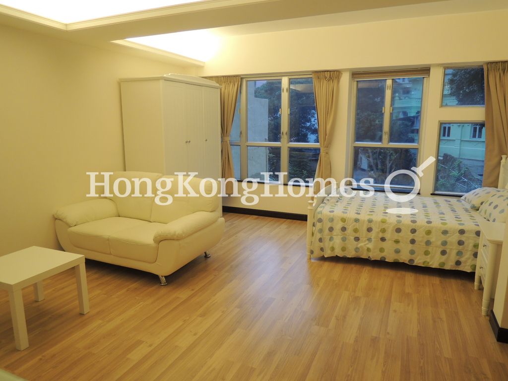 Living and Sleeping Area