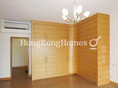 Built-in Wardrobe in Master Bedroom