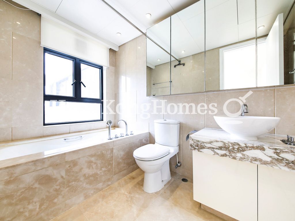 Second Ensuite Bathroom