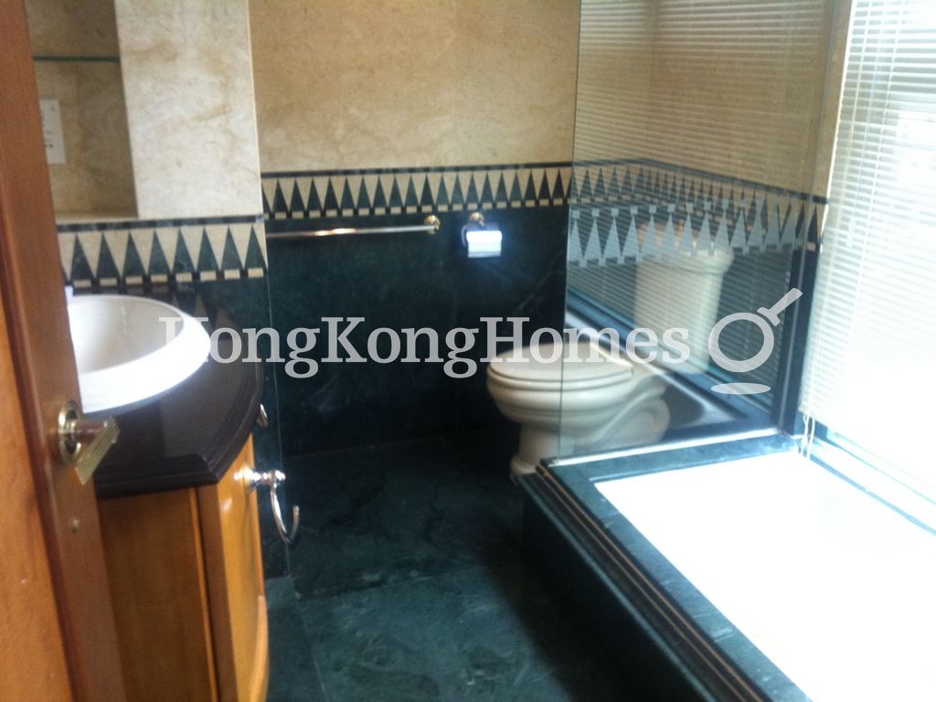 Second Ensuite Bathroom