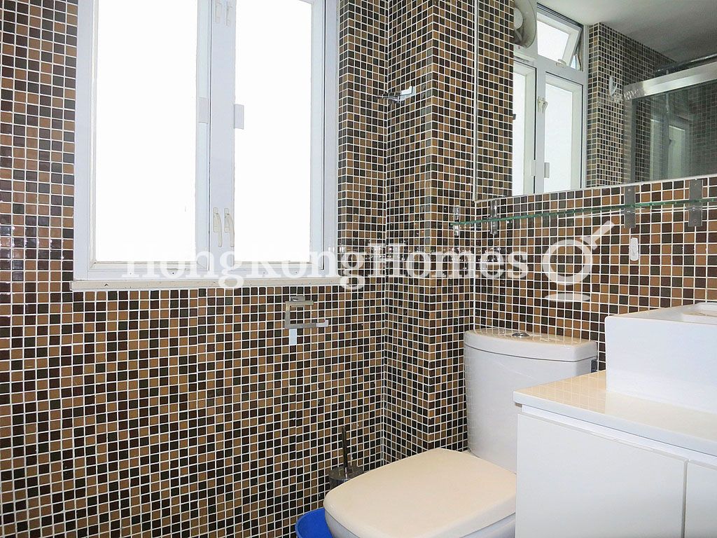 Second Ensuite Bathroom