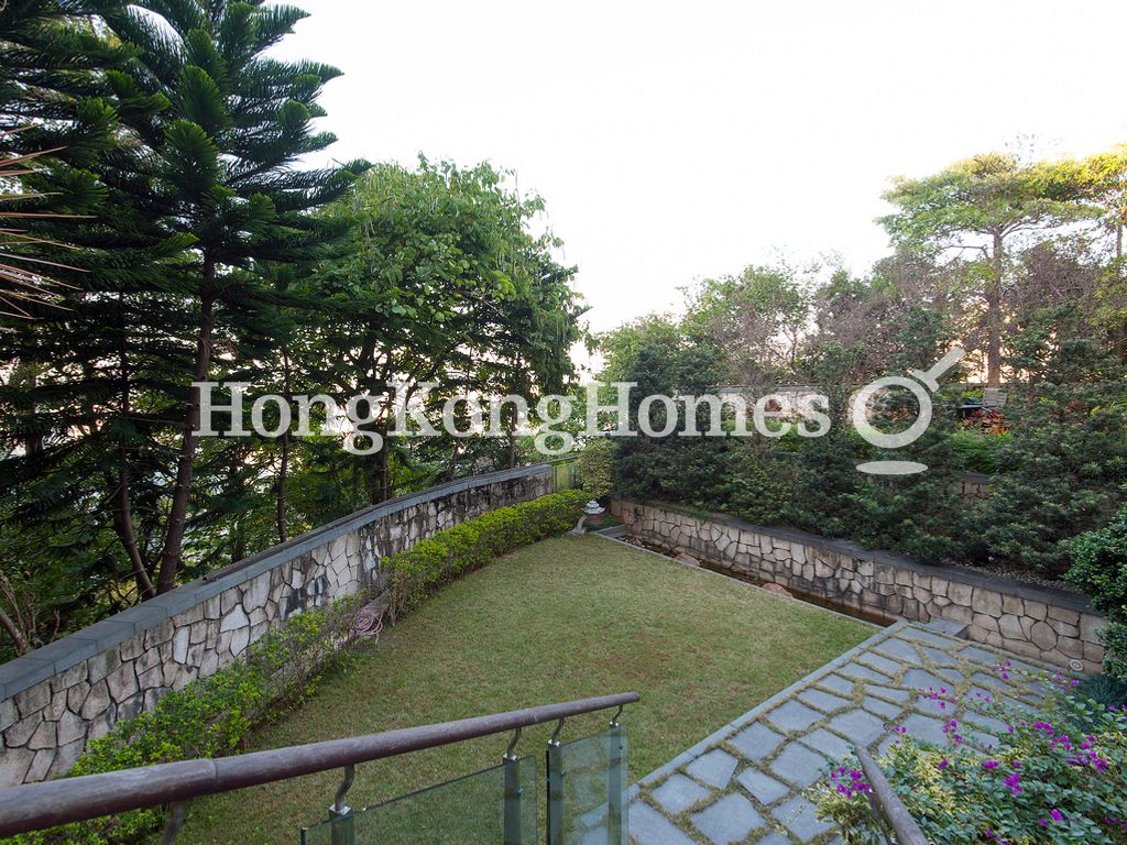 Private Garden off Living Room