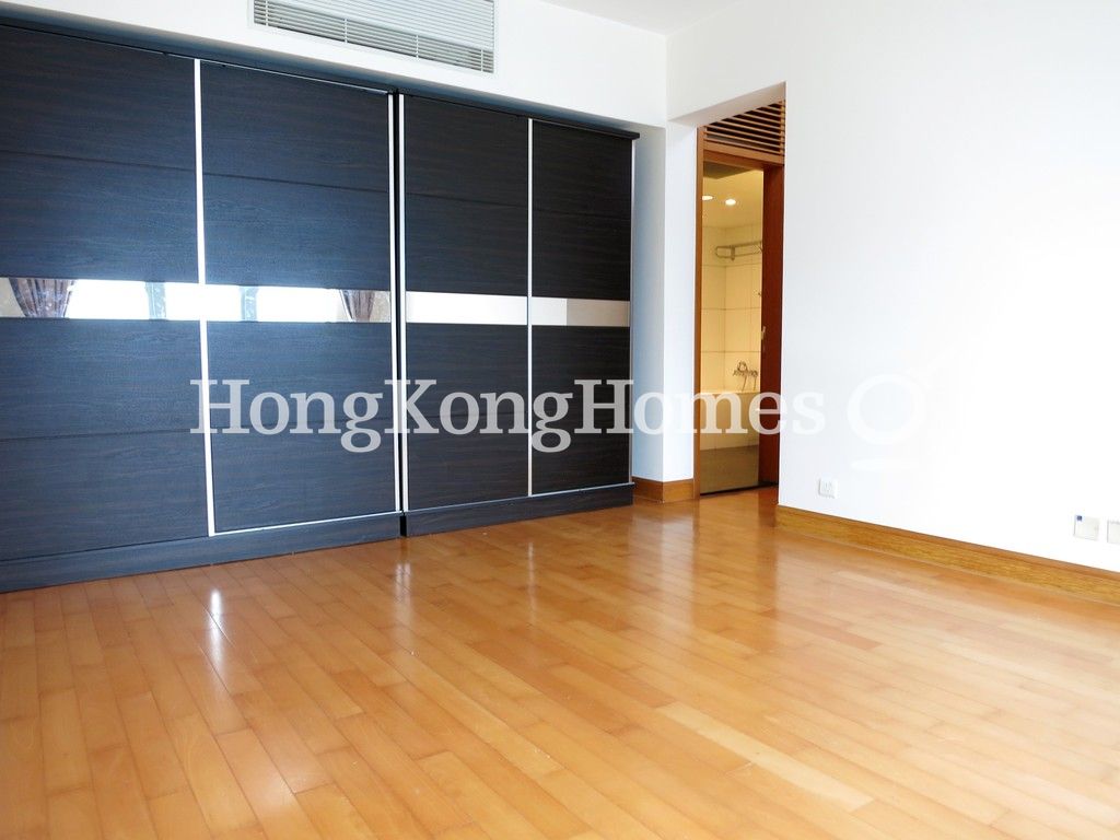 Built-in Wardrobe in Master Bedroom