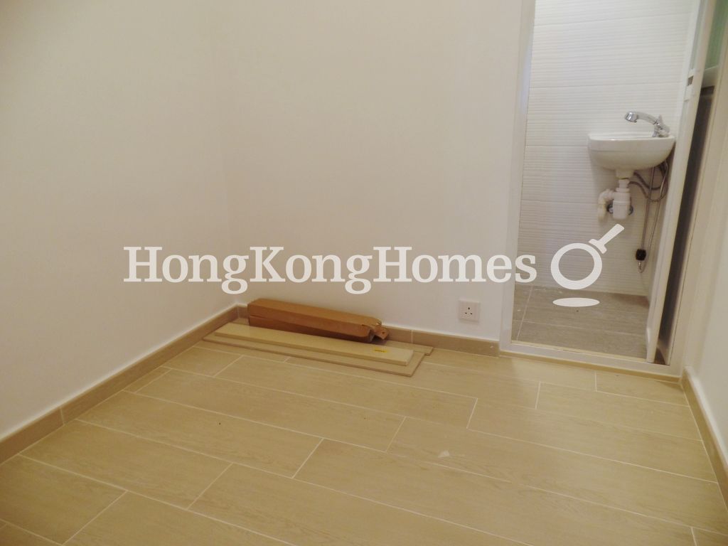 Maid's Room with Bathroom