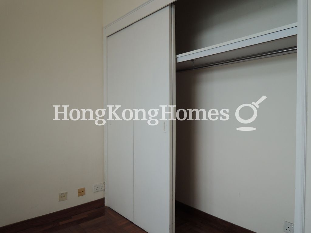 Built-in Wardrobe in Second Bedroom